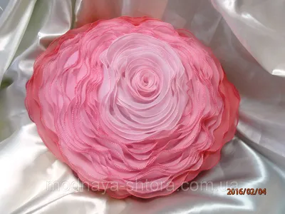 Фото подушки роза во всей красе