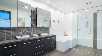 Фото подвесных потолков в ванной комнате с разными эффектами освещения