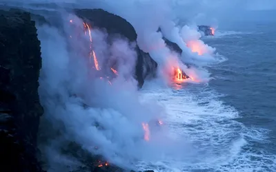 Огненные артефакты под водой: удивительные фото подводных вулканов