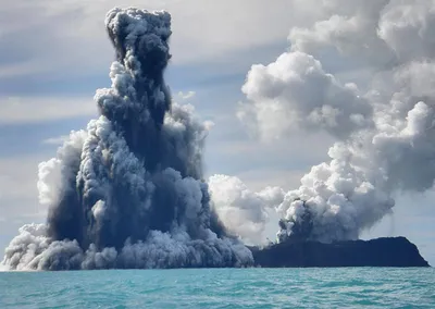 Вулканический подводный мир: захватывающие фотографии