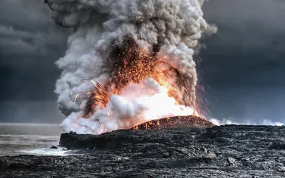 Великолепные подводные вулканы: бесплатные фото для скачивания