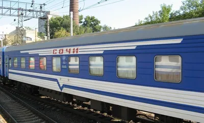 Железнодорожная красота: Поезд Черноморец на фото в разных ракурсах
