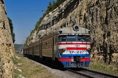 Поезд 227а: Подробности каждого пикселя в формате PNG