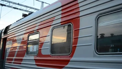 Поезд Москва-Грозный: Очарование на Путях в Различных Разрешениях
