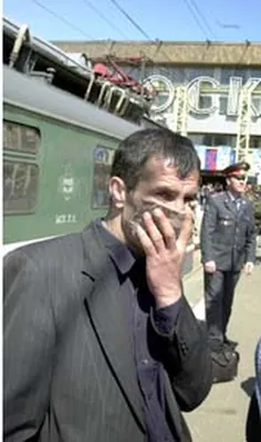Поезд Москва-Грозный: Живописные Картины на Железнодорожных Путях
