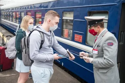Поезд Москва-Грозный: Великолепные Кадры на Железнодорожных Путях
