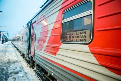 Загадочные перспективы: Изображения поезда Москва-Таллин в WebP