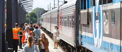 Фотографии на рельсах: Поезд Москва-Таллин в разных форматах