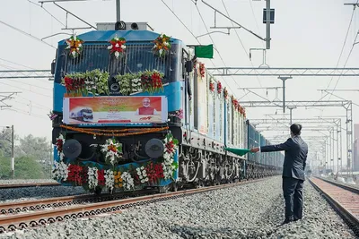 31. Путешествие на железнодорожных путях: Индийский поезд в фотографиях