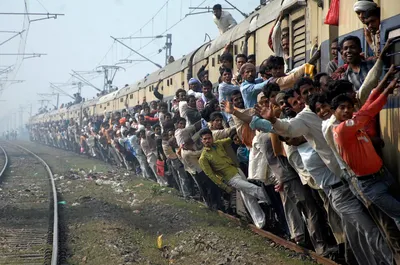 9. Фото поезда в Индии: Взгляд с разных ракурсов