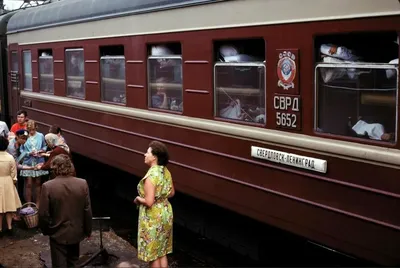 Выберите свой формат: Фото поездов в JPG, PNG, WebP