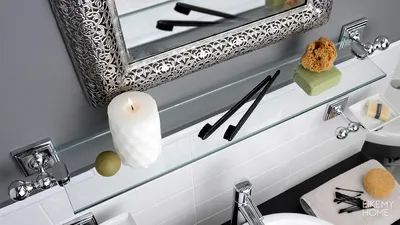 Полки над ванной: практичные решения для маленькой ванной комнаты