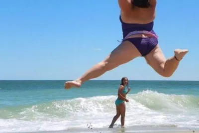 Полные женщины на пляже: красивые изображения для скачивания