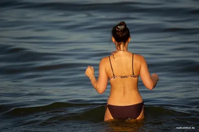 Фото полных женщин на пляже: вдохновение для положительного отношения к себе