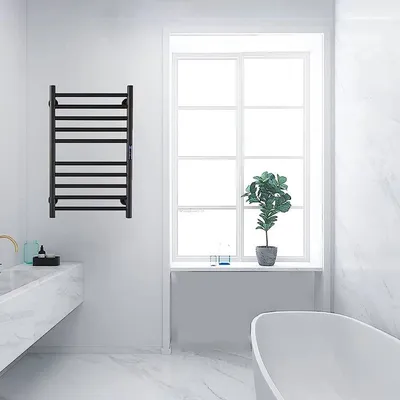 Full HD изображение полотенцесушителя в ванной