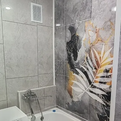 Фото потолочного плинтуса в ванной с подробным описанием
