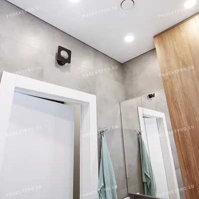 Фото потолочного плинтуса в ванной с установкой