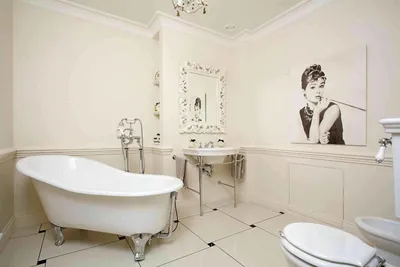 Потолочный плинтус в ванной: дизайнерские решения