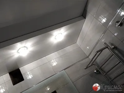 Потолок в ванной с подсветкой - фото