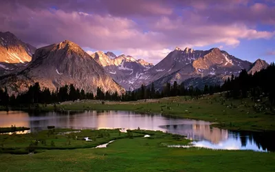 Сказочные пейзажи: картины горных хребтов и озер