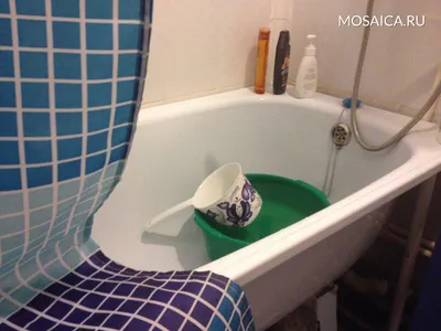 Фото прорванной трубы в ванной в формате JPG