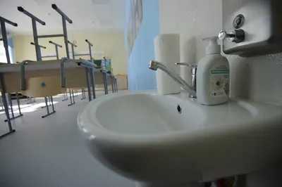 Утечка в ванной: захватывающие фотографии разрушенной трубы
