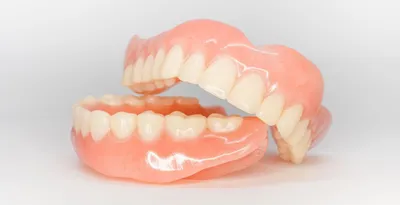 Фото протеза бабочки на зубах для загрузки в формате JPG, PNG