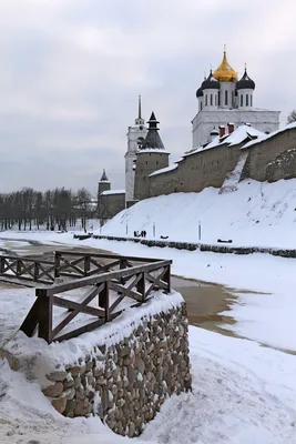 Зимний стиль Пскова: Изысканные фото для скачивания