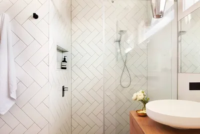 Фотографии ванной комнаты с плиткой в разных текстурах