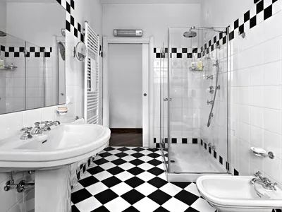 Фото раздвижных дверей в ванную комнату: минималистичный стиль