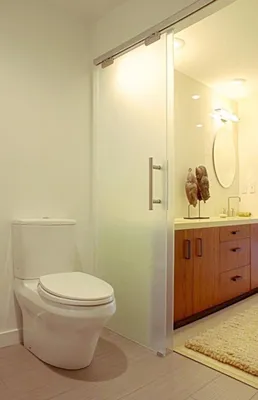 Фотообзор: раздвижные двери для ванной комнаты