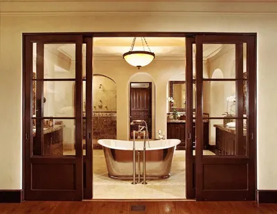 Ванные комнаты с элегантными раздвижными дверями: фото