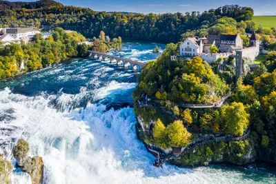 Фото Рейнского водопада в высоком разрешении, скачать бесплатно в формате JPG