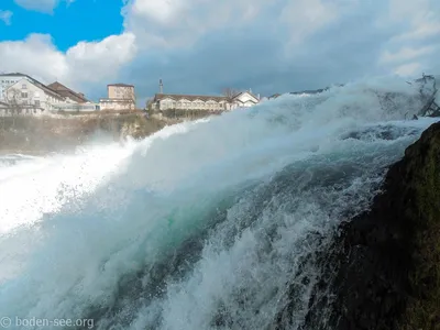 Ошеломляющий вид Рейнского водопада на фото: выбирайте размер и формат