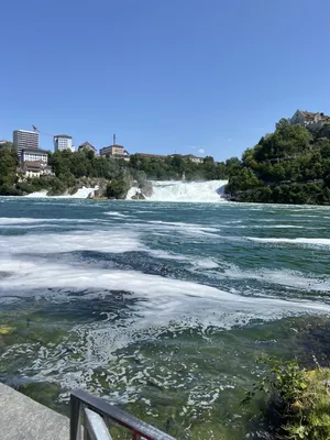 Картинка Рейнского водопада для фона