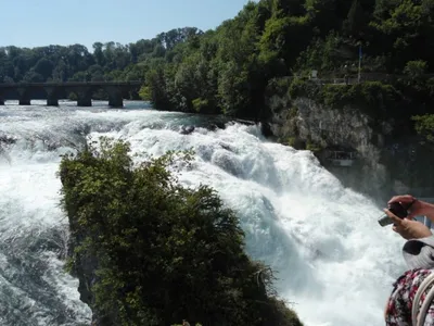 Скачать фотографию Рейнского водопада бесплатно