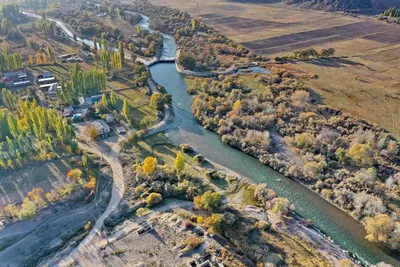 Фотка реки в стиле арт для твоего рабочего стола