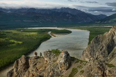 Новые фотографии Реки Индигирка: впечатляющие горы и водопады