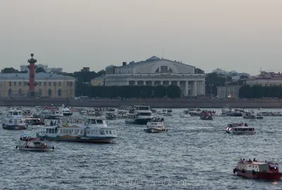 Уникальные кадры реки Невы в объективе фотографа