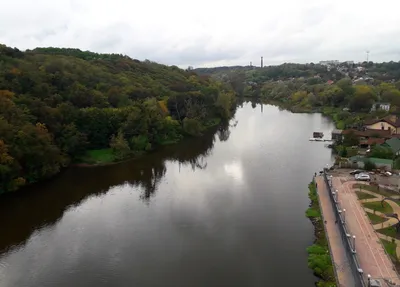 Сверкающие водные просторы Реки Тетерев на глазах: Фотографии,