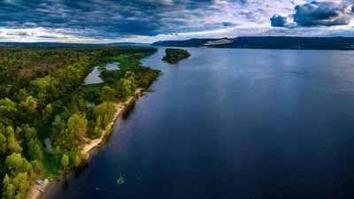 Фоны Реки Волга: Создайте атмосферу природы на вашем устройстве