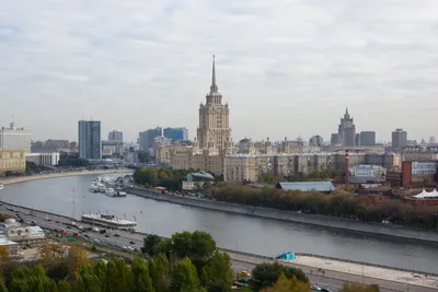 Фото реки Москвы в высоком качестве для бесплатного скачивания