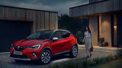 Renault Captur 2023: фотографии в движении