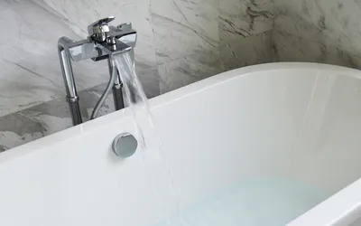 Ванная комната, преображенная реставрацией ванны: фотографии вдохновения