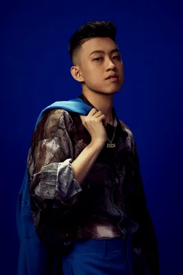 Фотографии Rich Brian: JPG, PNG, WEBP – выбирайте свободно