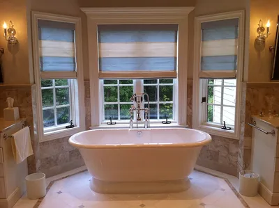 Фото ванной комнаты с римскими шторами - лучшие снимки