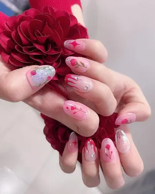 Впечатляющие рисунки на ногтях с розами в формате png