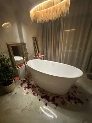 Романтический уголок: вдохновение для вечера в ванной на фото