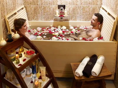 Фотосессия: романтический вечер в ванной комнате