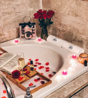 Картинка романтического вечера в ванной комнате 2024 года